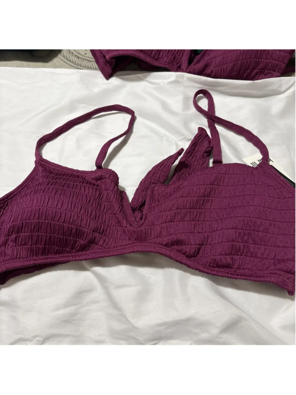 $34 Bar III Women's Pucker Up V Wire Swimsuit Bikini Top Plumberry Small